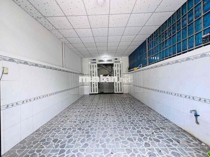 Nhà 3 lầu 4x18 hẻm 10m thông xe hơi để trong nhà