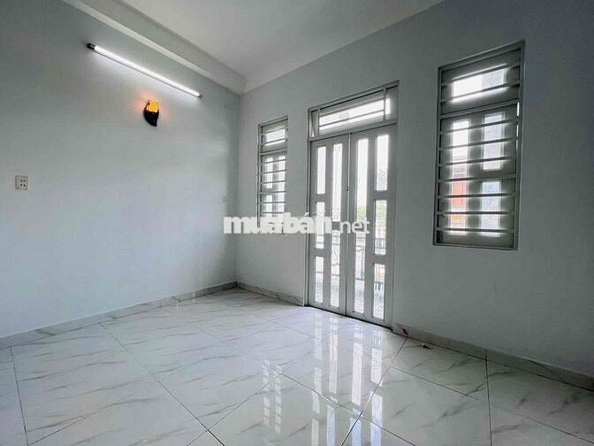 Nhà 3 lầu 4x18 hẻm 10m thông xe hơi để trong nhà