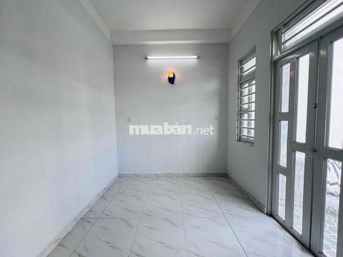 Nhà 3 lầu 4x18 hẻm 10m thông xe hơi để trong nhà