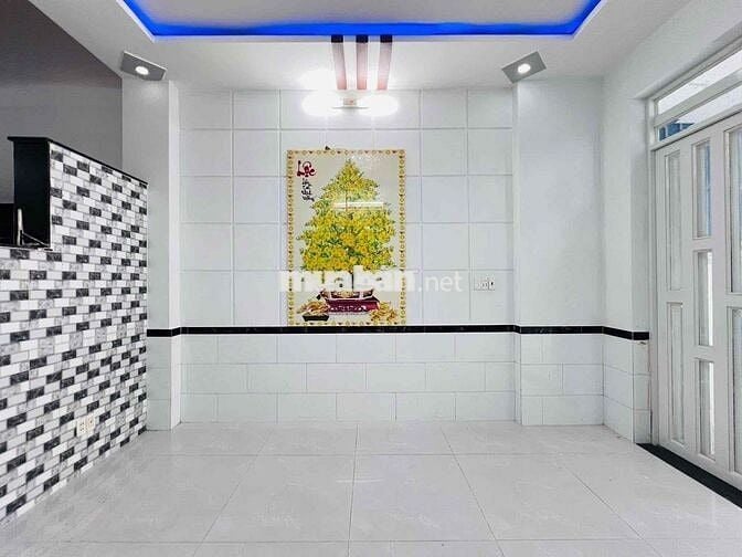 Nhà 3 lầu 4x18 hẻm 10m thông xe hơi để trong nhà