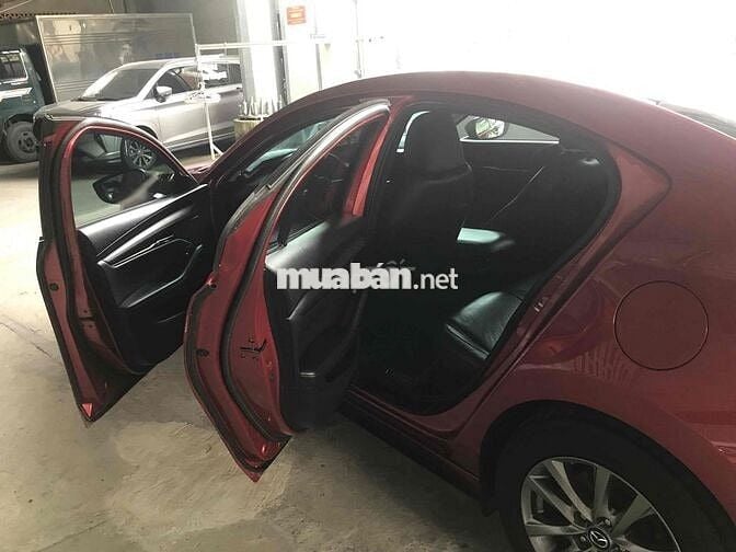 Mazda 3 2022 1.5L Luxury - 80000 km