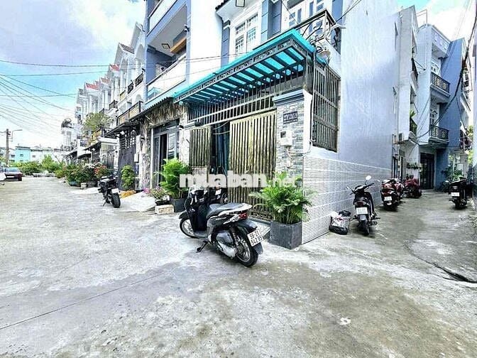 Nhà 4 phòng ngủ 1 trệt 2 lầu hẻm ô tô chỉ 2tỷ250 giá tốt