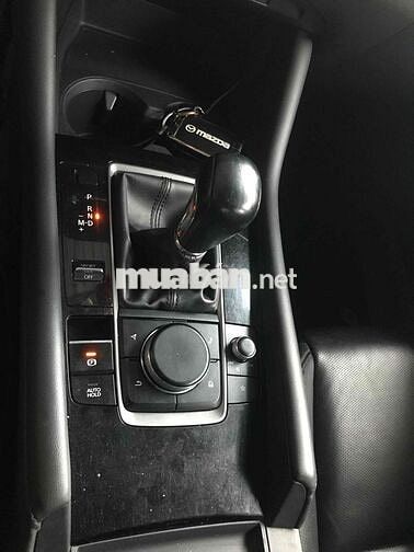 Mazda 3 2022 1.5L Luxury - 80000 km