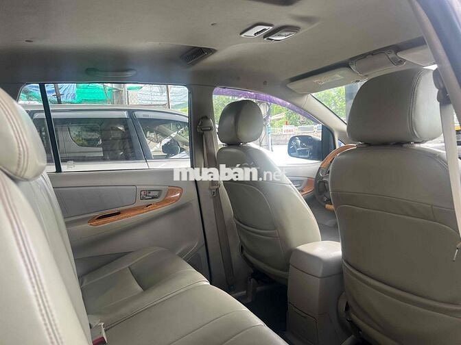 Toyota Innova 2010 G - 300000 km