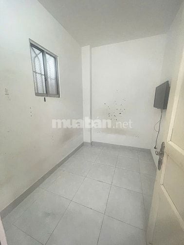 Gần Cầu Kênh Tẻ, 03 Tầng, DT 30 m2. Giá 4,5 tỷ