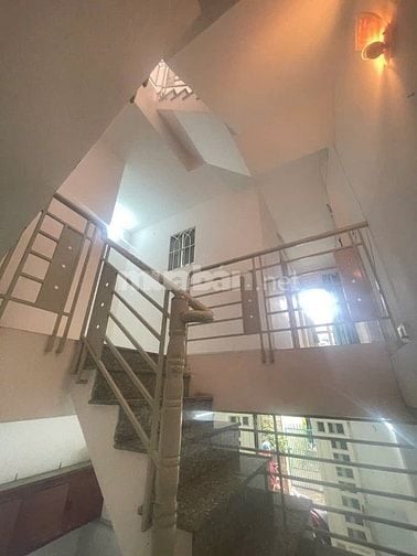 Gần Cầu Kênh Tẻ, 03 Tầng, DT 30 m2. Giá 4,5 tỷ