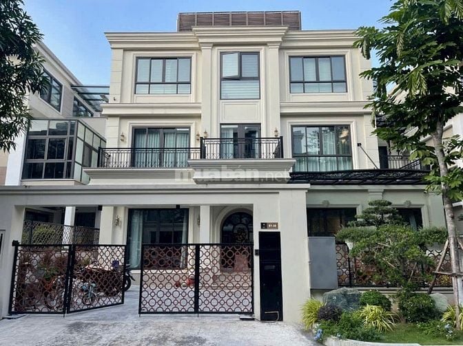 Chính chủ bán biệt thự liền kề góc HC Golden 319 Bồ Đề 162m2x5t 68 tỷ