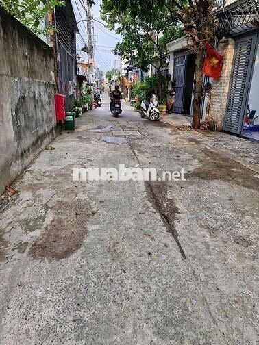 BÁN NHÀ BÀ ĐIỂM HÓC MÔN- DIỆN TÍCH LỚN 2 TẦNG SÁT TRUNG TÂM