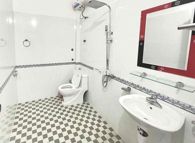 Cho thuê Nhà ngõ 254 Văn Cao - TP Hải Phòng ô tô 7 chỗ vào nhà