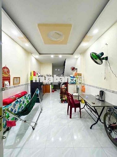 NHÀ BÁN TRÊN ĐƯỜNG LÊ VĂN QUỚI- BÌNH TRỊ ĐÔNG.BÌNH TÂN 32M2.GIÁ 3.9 TỶ