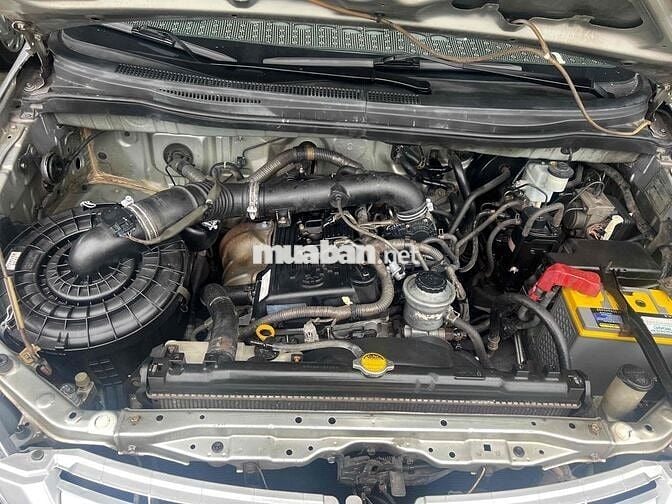 Toyota Innova 2010 G - 300000 km
