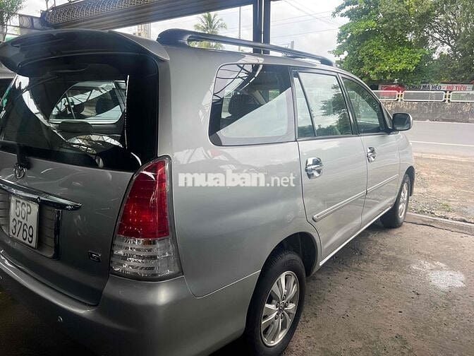 Toyota Innova 2010 G - 300000 km