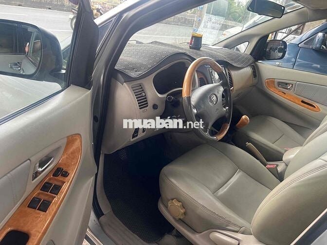Toyota Innova 2010 G - 300000 km