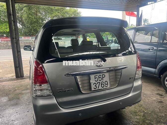 Toyota Innova 2010 G - 300000 km