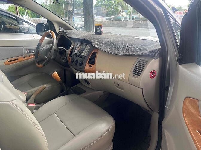 Toyota Innova 2010 G - 300000 km