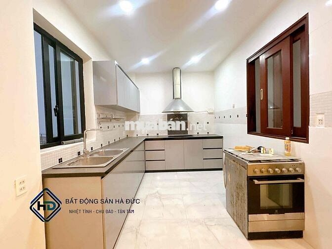Biệt thự 8x16 full nội thất cao cấp đối diện UBND Quận 12