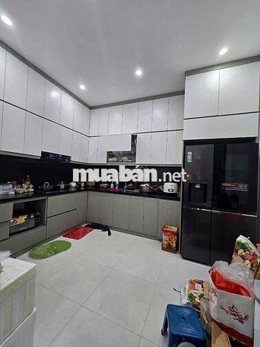 Cần bán nhà Kim Giang, DT:41m2, ngõ thông, ô tô đỗ cử, kinh doanh đỉnh