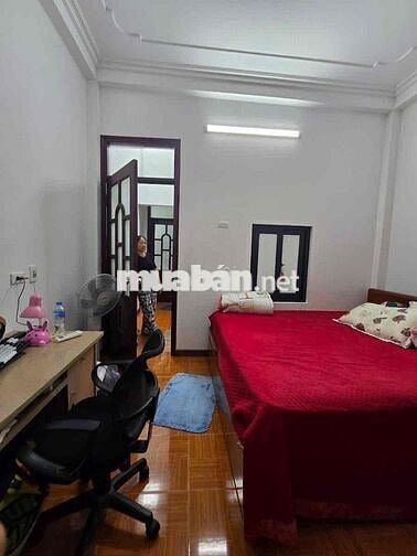 Cần bán nhà Kim Giang, DT:41m2, ngõ thông, ô tô đỗ cử, kinh doanh đỉnh