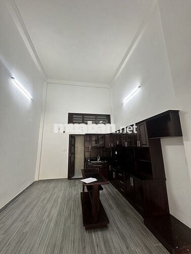 Cho thuê nhà gần ngã tư Âu Cơ - Lạc Long Quân 6PN giá 25tr/tháng TL