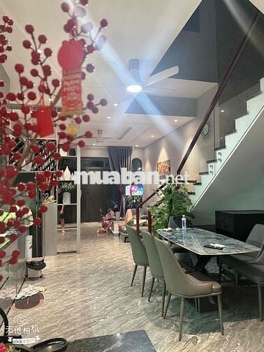 bán nhà 2 tầng 200m2 đất phun nội thất