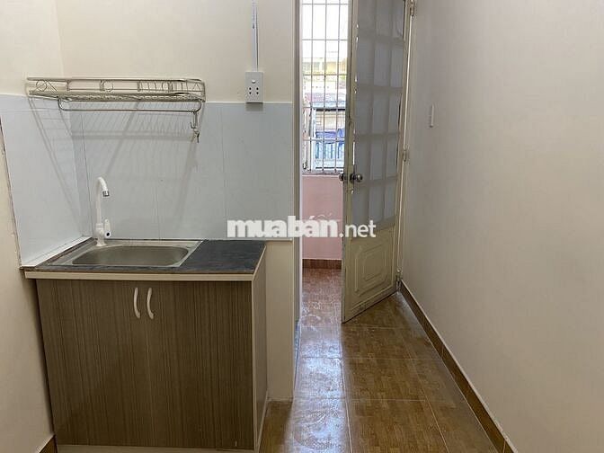 Phòng mới như hình hẻm 217 Bùi đình túy có bếp WC, máy nước nóng
