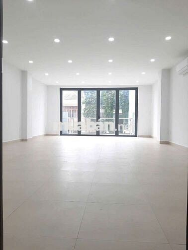 CHO THUÊ TÒA NHÀ MẶT TIỀN ĐƯỜNG THÀNH THÁI TRUNG TÂM QUẬN 10