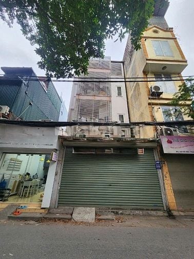 Cho thuê nhà mặt phố 80m2 X 4 tầng đường Vũ Hữu, 28 triệu.