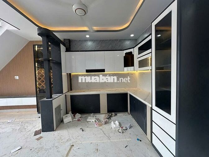 Cần ra gấp nhà Đ. Đoàn Nguyễn Tuấn. Giá 1 tỷ 200 triệu, 1 trệt, 1 lầu.