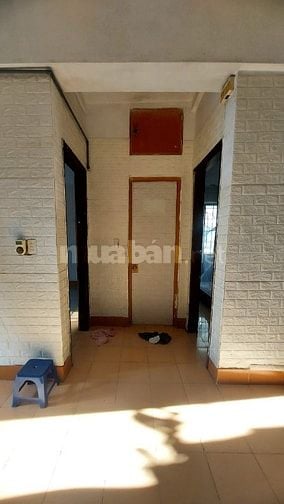 Bán căn hộ tầng 2 khu Đồng Tàu, Hoàng Mai, diện tích 53,5m2, 2PN