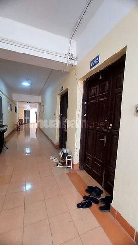 Bán căn hộ tầng 2 khu Đồng Tàu, Hoàng Mai, diện tích 53,5m2, 2PN