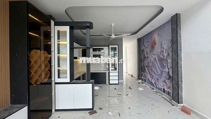 Cần ra gấp nhà Đ. Đoàn Nguyễn Tuấn. Giá 1 tỷ 200 triệu, 1 trệt, 1 lầu.