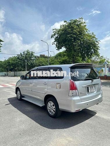 Toyota Innova 2008 V -AT.