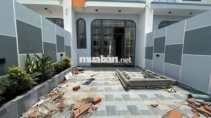 Cần ra gấp nhà Đ. Đoàn Nguyễn Tuấn. Giá 1 tỷ 200 triệu, 1 trệt, 1 lầu.