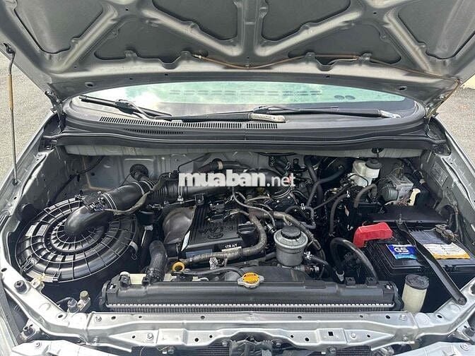 Toyota Innova 2008 V -AT.