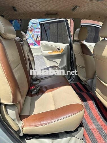 Toyota Innova 2008 V -AT.