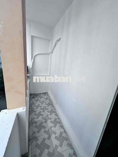 căn hộ 40m2 có bancon full nội thất,có bếp,bàn rửa chén ,chợ thạch đà