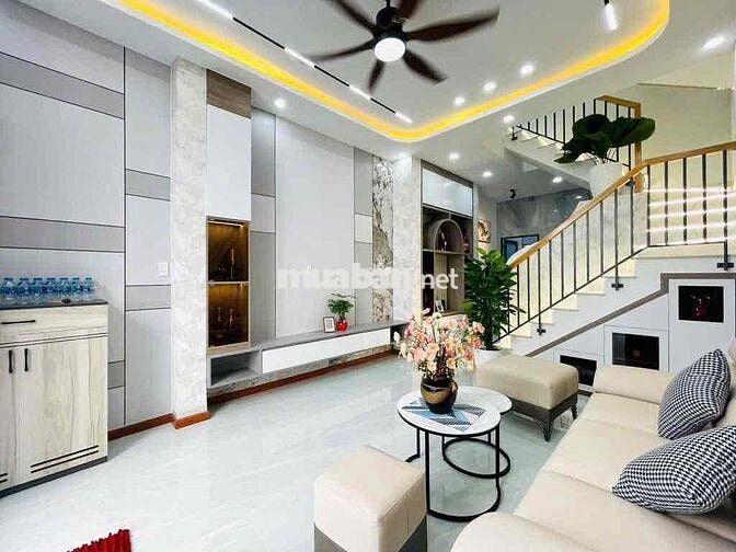 👉Chủ gấp bán căn nhà siêu phẩm tại Bình Thạnh , hẻm xe hơi sát mặt tiề