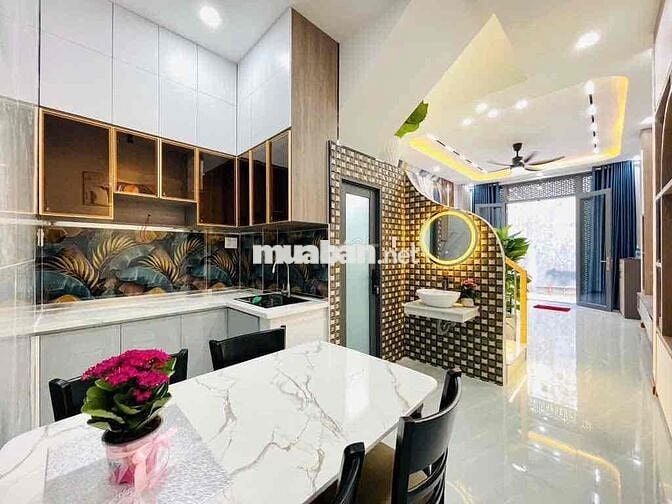 👉Chủ gấp bán căn nhà siêu phẩm tại Bình Thạnh , hẻm xe hơi sát mặt tiề