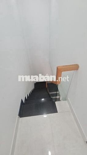 NHÀ 2 TẦNG, HẺM XE HƠI, SÁT MT, (4X9)M2, HOÀN CÔNG ĐỦ, 4,2 TỶ CÒN TL