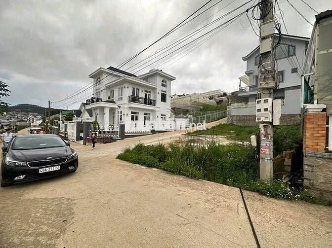Đất đẹp 200m² Nam Hồ P11 Đà Lạt, view thoáng, ô tô vào tận nơi, sổ đỏ