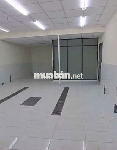 Cho thuê nhà kho Quận 7 DT 200m² xe container vào tận cửa.