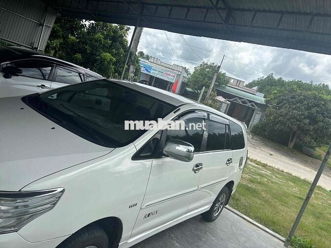 Toyota Innova 2013 2.0J - 170000 km