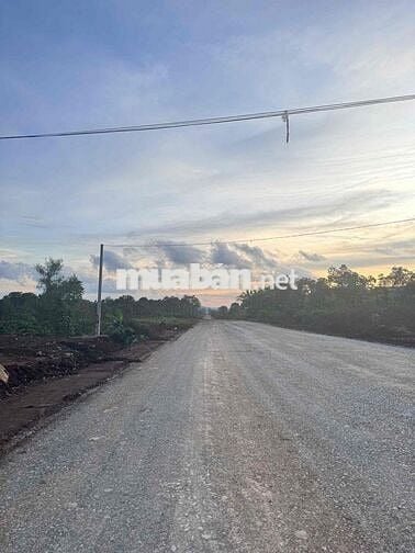Lô đất 2 mặt tiền Trước sau Eakao đường Hồ Chí Minh bgay nút giao
