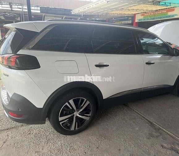 Peugeot 5008 2019 màu trắng trang bị ghế massa