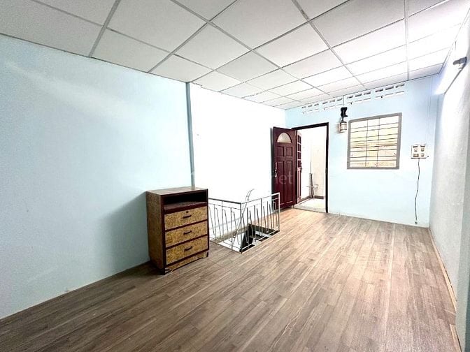 Giá:14.5tr, Full Nội That Mặt tiền Nguyễn Lâm,Trệt lững ,3PN,1WC