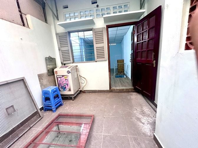 Giá:14.5tr, Full Nội That Mặt tiền Nguyễn Lâm,Trệt lững ,3PN,1WC