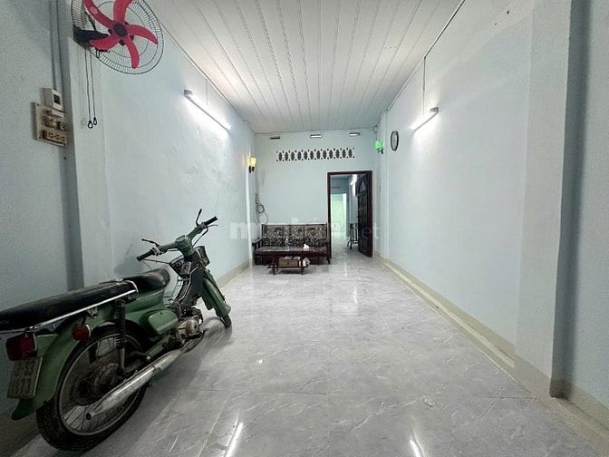 Giá:14.5tr, Full Nội That Mặt tiền Nguyễn Lâm,Trệt lững ,3PN,1WC