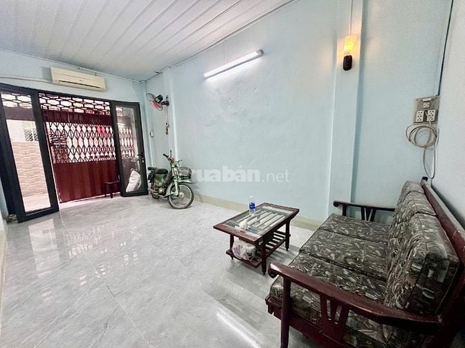 Giá:14.5tr, Full Nội That Mặt tiền Nguyễn Lâm,Trệt lững ,3PN,1WC