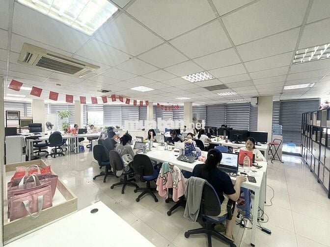 🏢 Cho thuê văn phòng 200m² – 37tr/tháng – Dịch Vọng Cầu Giấy