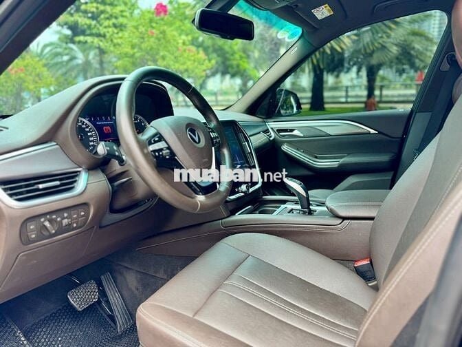 VinFast Lux SA Plus 2021 - Màu đen - 5v3km